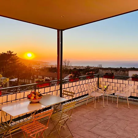 Maresca's Rooftop Sea View Sorrento Apartment Piano di Sorrento
